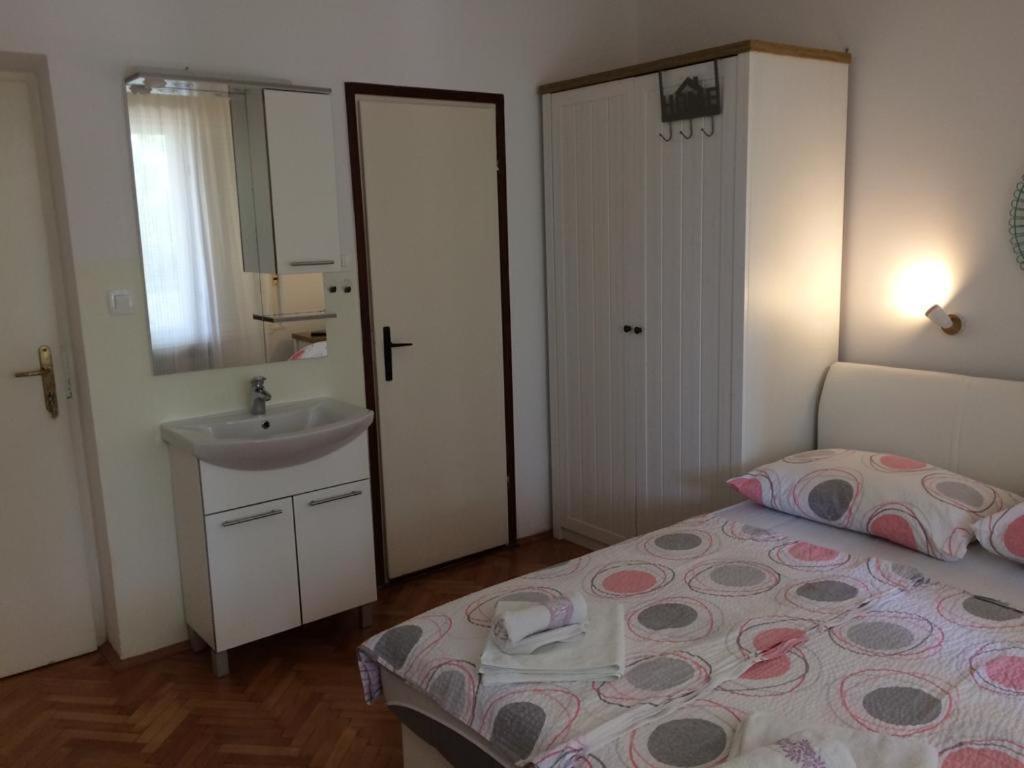Apartman I Sobe Marijana ラブ エクステリア 写真